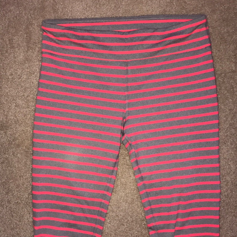 Under Armour Small Athletic Leggings